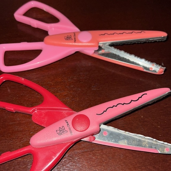 Fiskars paper edge scissors (3) & Provo chart scissors decorative edge scissors - Picture 10 of 10